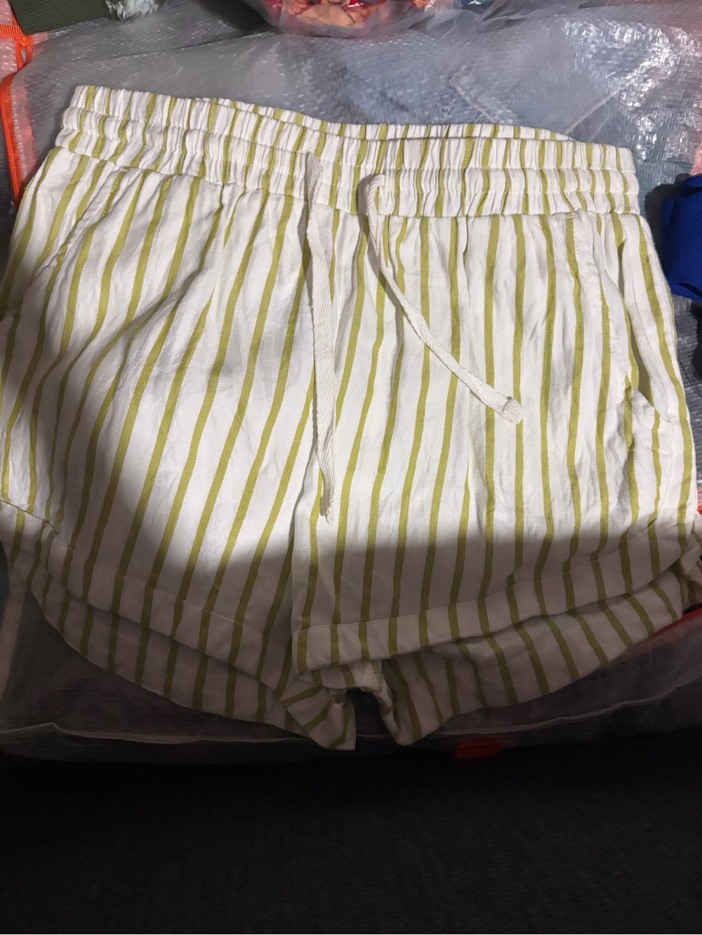 Billabong - juniors size Sml
Striped Drawstring Linen-Blend Casual Shorts- New
